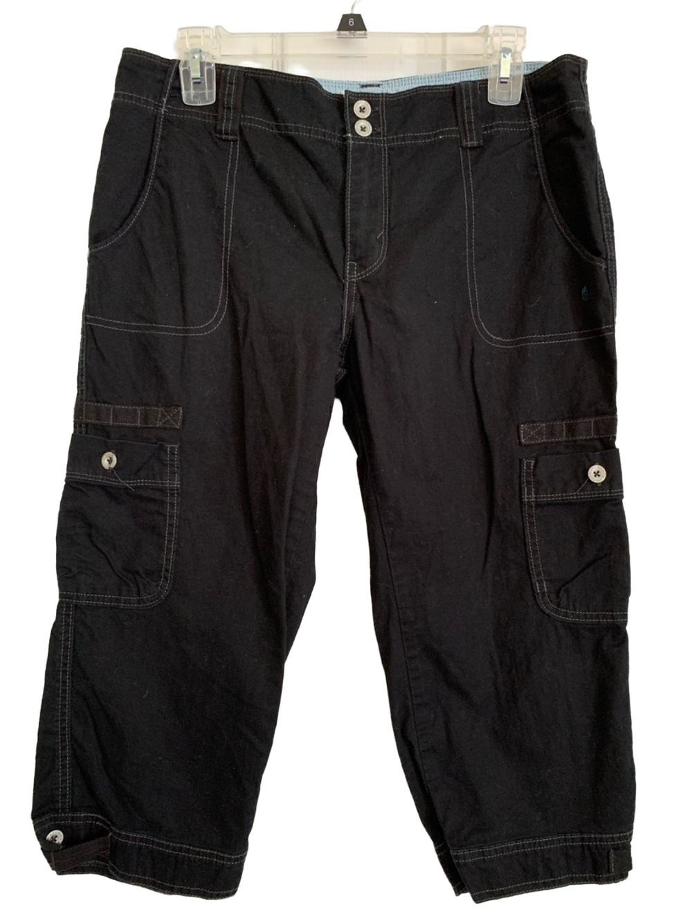 LEVIS Women’s Black Cotton Capri Cargo Jeans